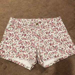 Forever 21 Floral denim shorts!